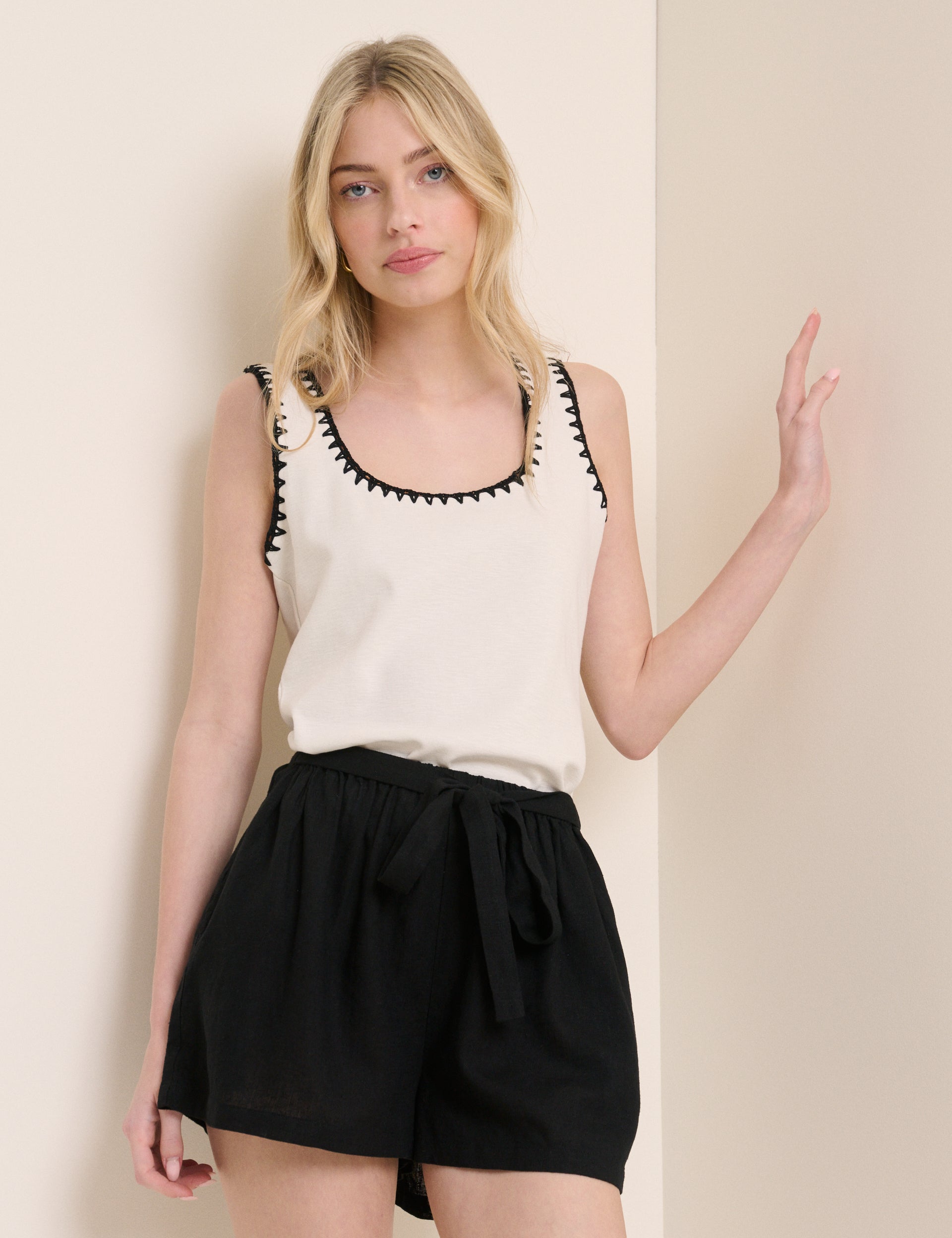Black Linen-Blend Tie Detail Pull On Shorts