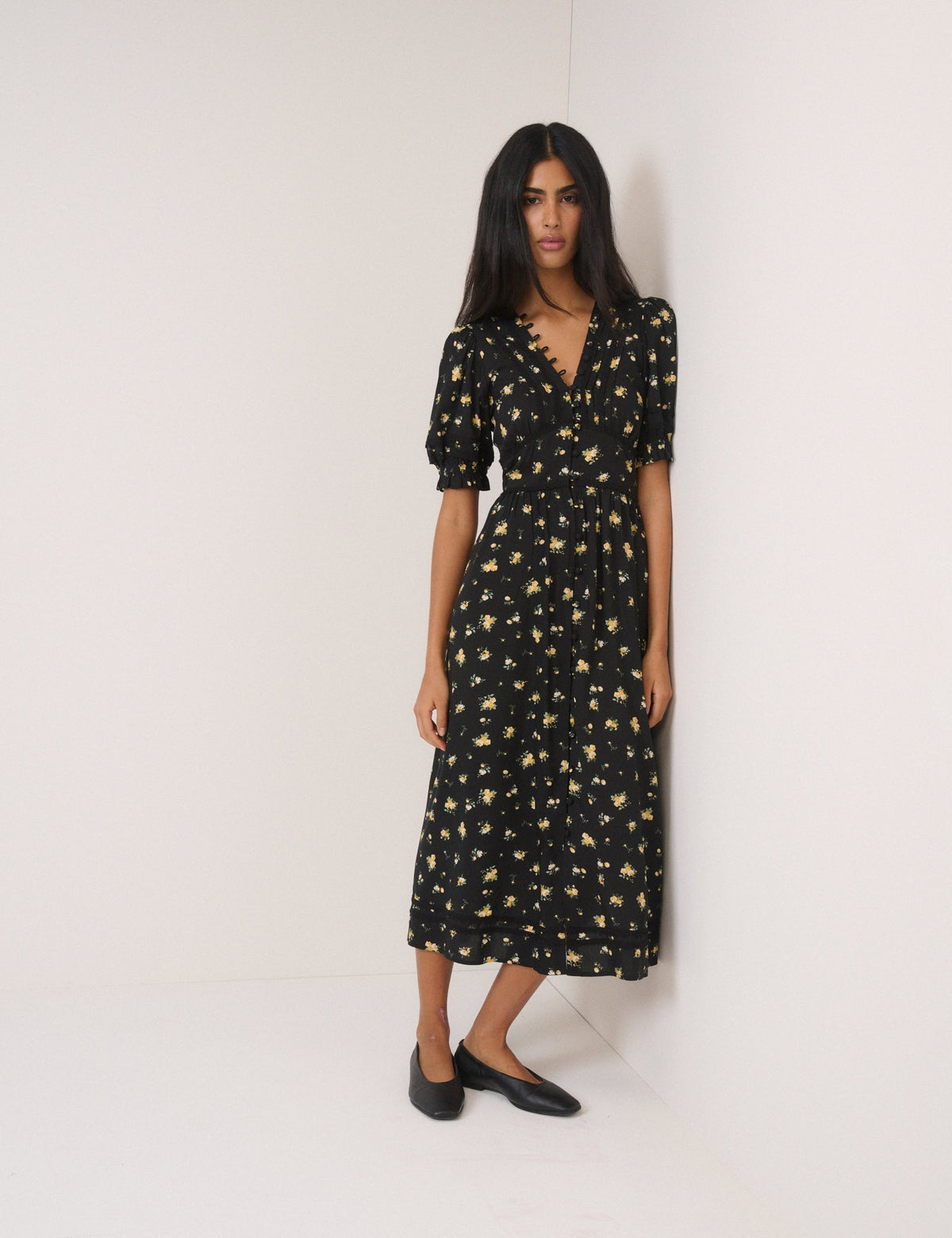 Black Floral Saffy Midi Dress